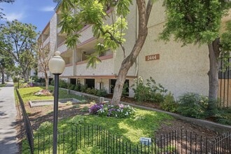 Building Photo - 2444 E Del Mar Blvd