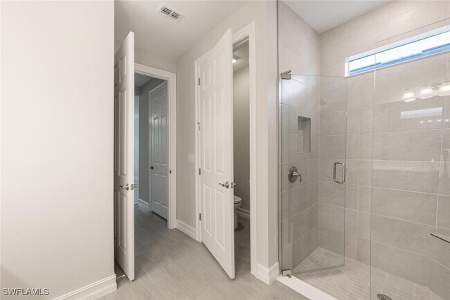 Building Photo - 388 Grace Bay Ln