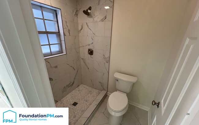 Building Photo - 7939 Dovie Ln