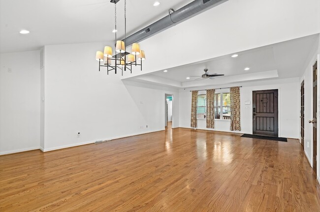 Building Photo - 1526 Adkins Rd