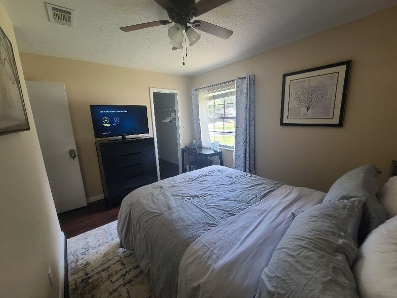 Building Photo - 7111 N Whittier St