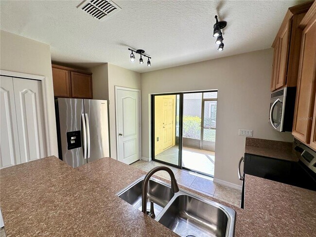 Building Photo - 1121 Trillium Park Ln