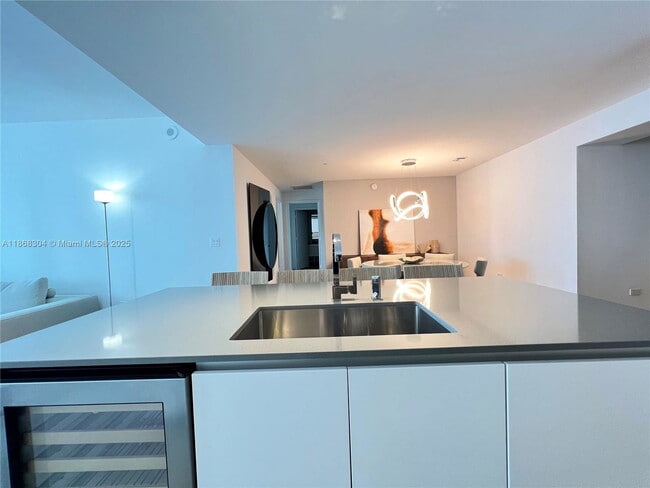 Building Photo - 68 SE 6th St