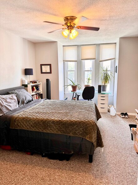 Building Photo - 25 Florence St