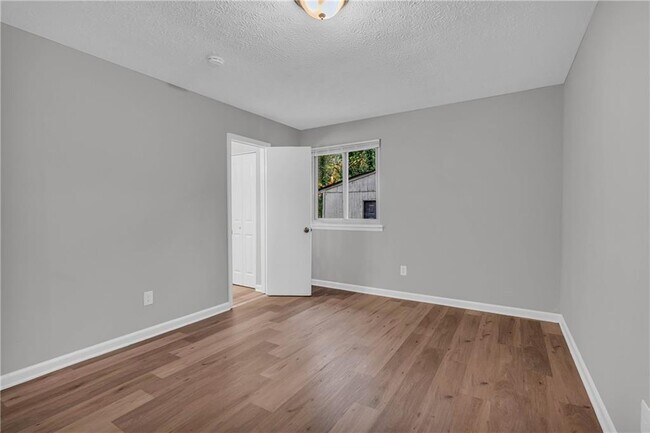 Building Photo - 3368 Lincolndale Ct