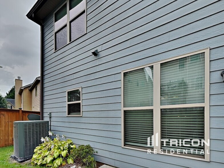 Building Photo - 4450 Prather Son Dr