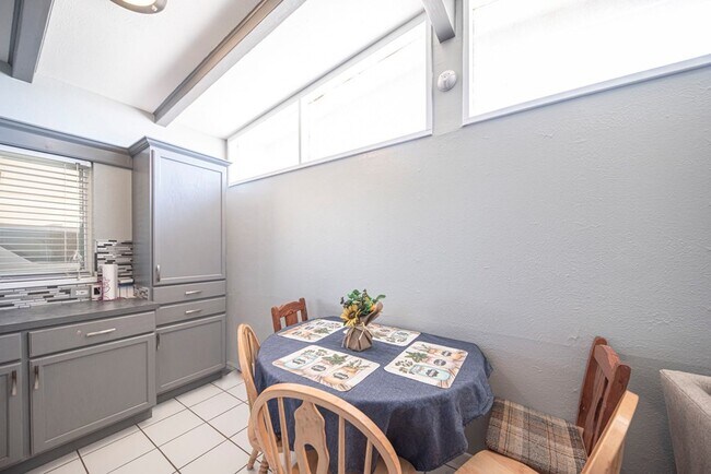 Building Photo - 2901 Nabors Ln