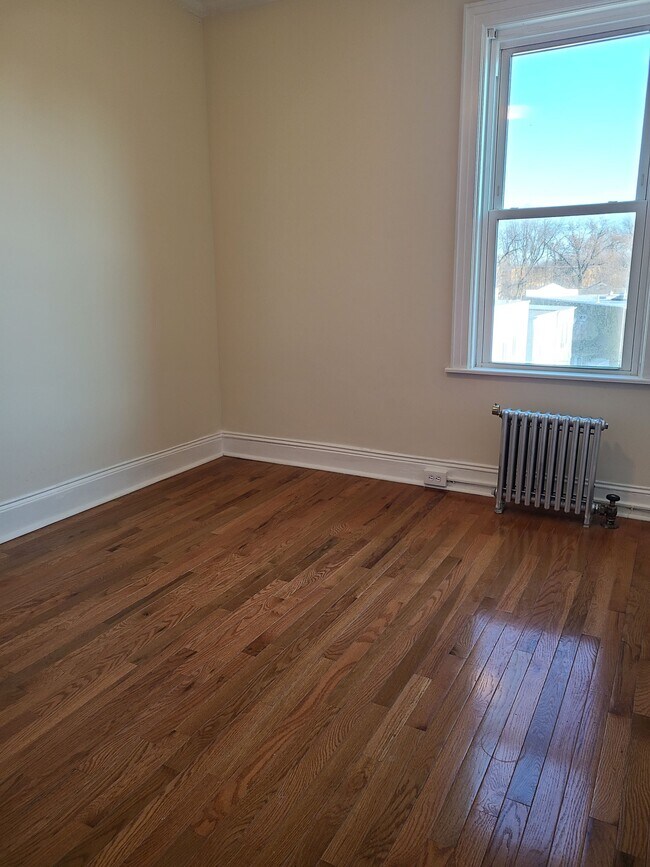 Building Photo - 6440 Catalpa Ave