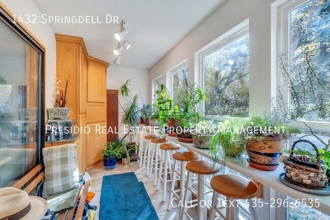Building Photo - 1432 Spring Dell Dr