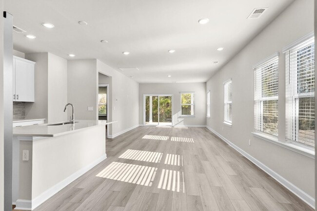 Building Photo - 2048 Copper Crk Lp