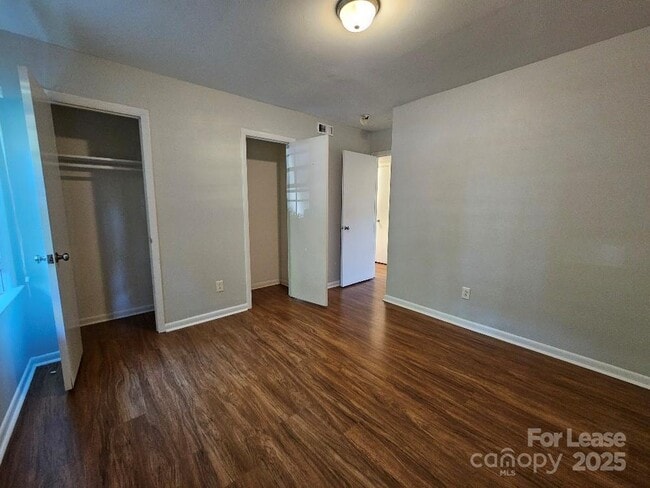 Building Photo - 4604 Coronado Dr