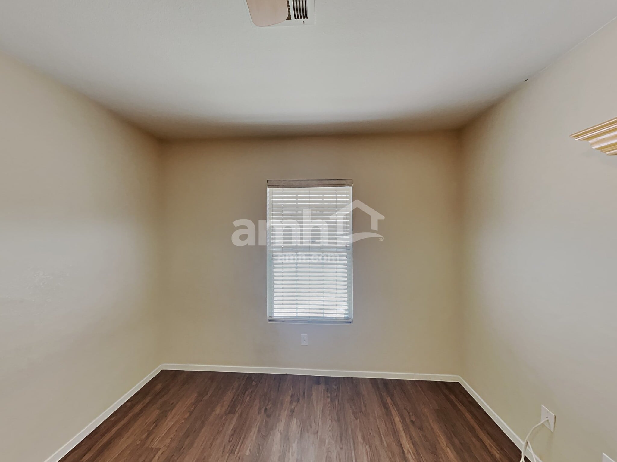 Building Photo - 2716 Peekskill Ave