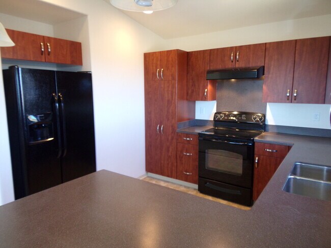 Building Photo - Kahiwelo at Makakilo 3 bedroom home for rent