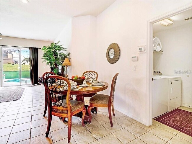 Building Photo - 153 Vizcay Way