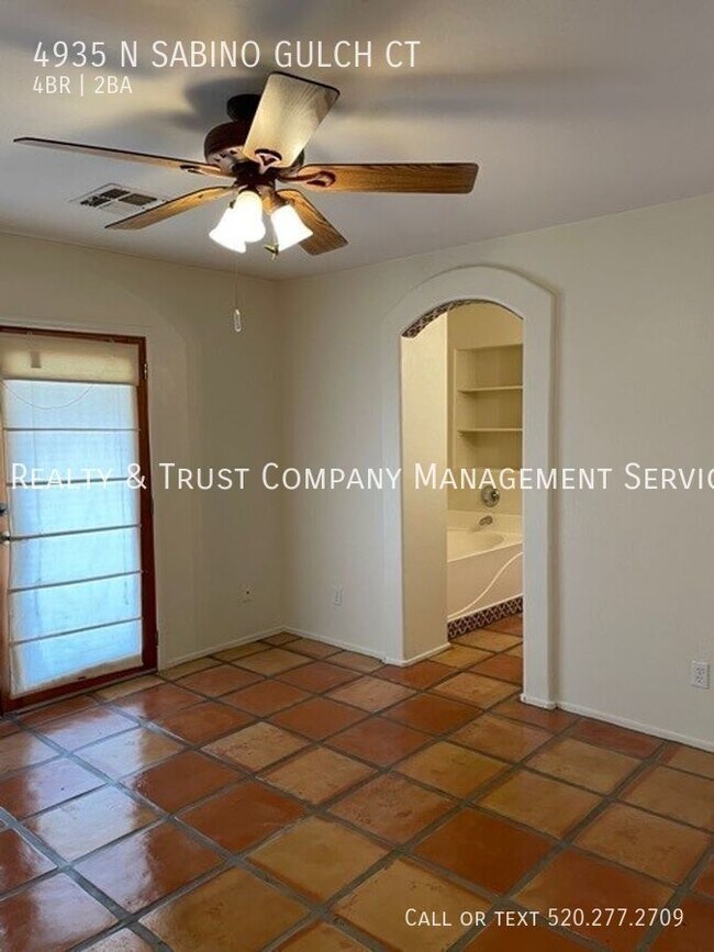Building Photo - 4935 N Sabino Gulch Ct