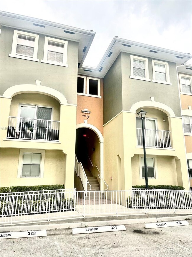 Building Photo - 10870 NW 88th Terrace