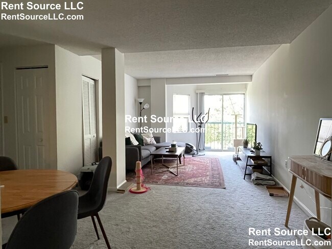 Building Photo - 175 Beacon St