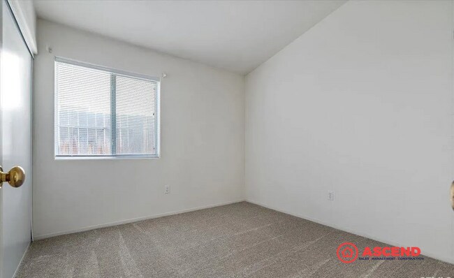 Building Photo - Wonderful 4 Bedroom Located in Laurel Glen Area!