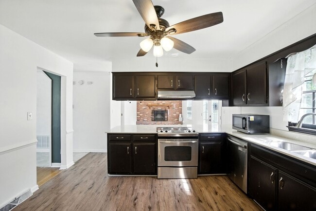 Building Photo - 24 Bohnert Dr