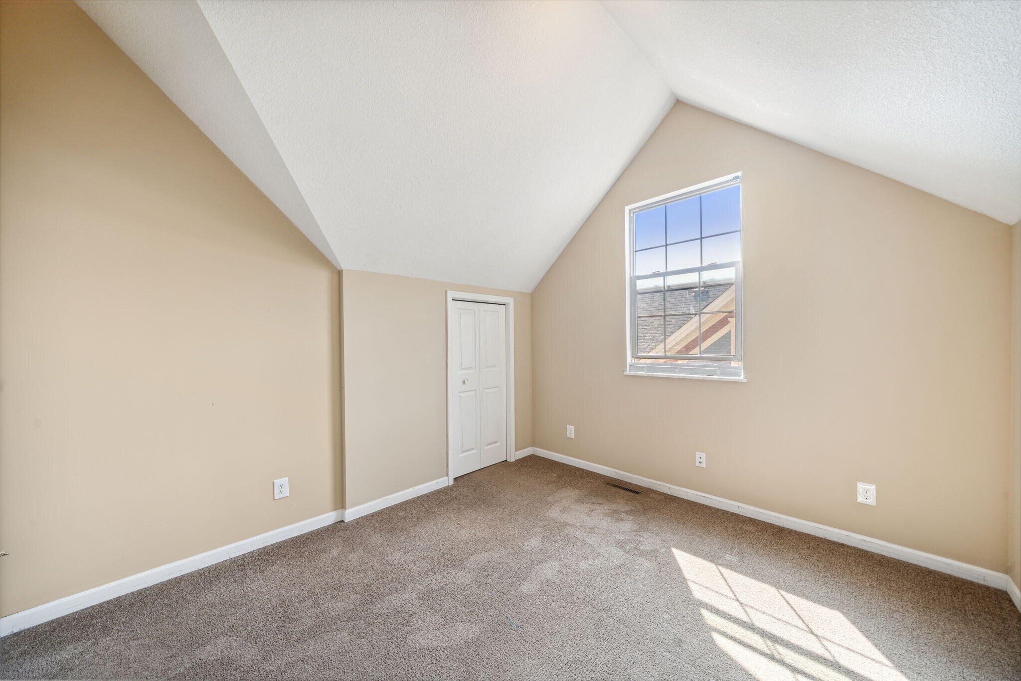Building Photo - 3212 Pillsbury Ave S