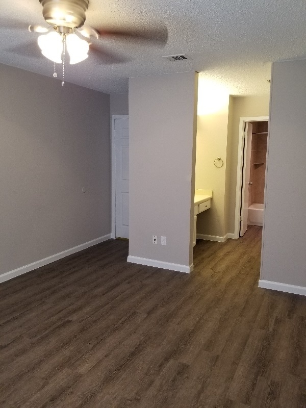 Building Photo - 13140 Los Espanada St