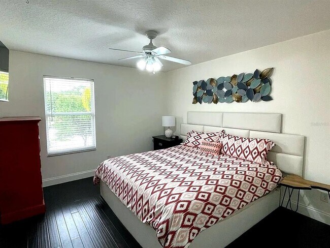 Building Photo - 5198 Adair Oak Dr