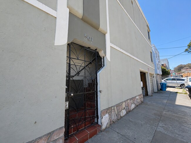 Building Photo - 501 Velasco Ave