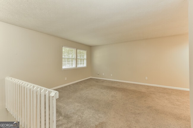 Building Photo - 5869 Bobbin Ln