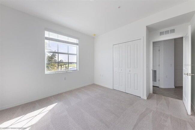 Building Photo - 14121 Heritage Landing Blvd