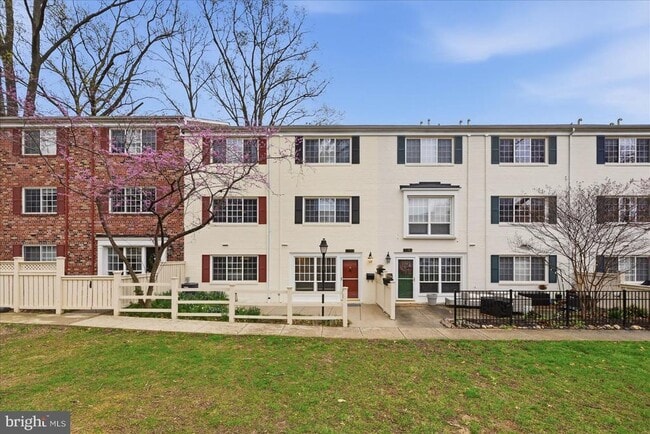 Building Photo - 1193 N Van Dorn St