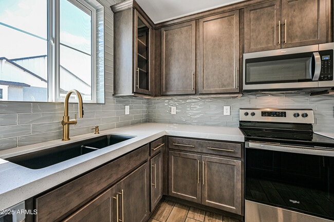 Building Photo - 11300 N Casa Dega Dr