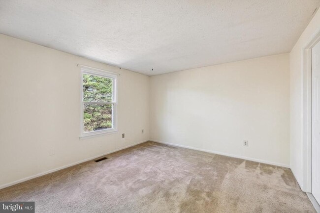 Building Photo - 15023 Oak Crest Ct