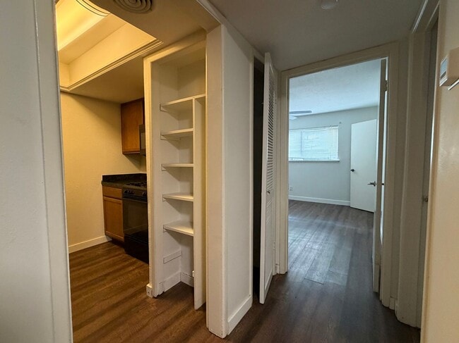 Building Photo - 4107 Avondale Ave
