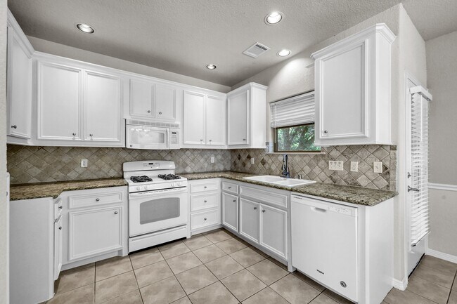 Building Photo - 130 April Cove