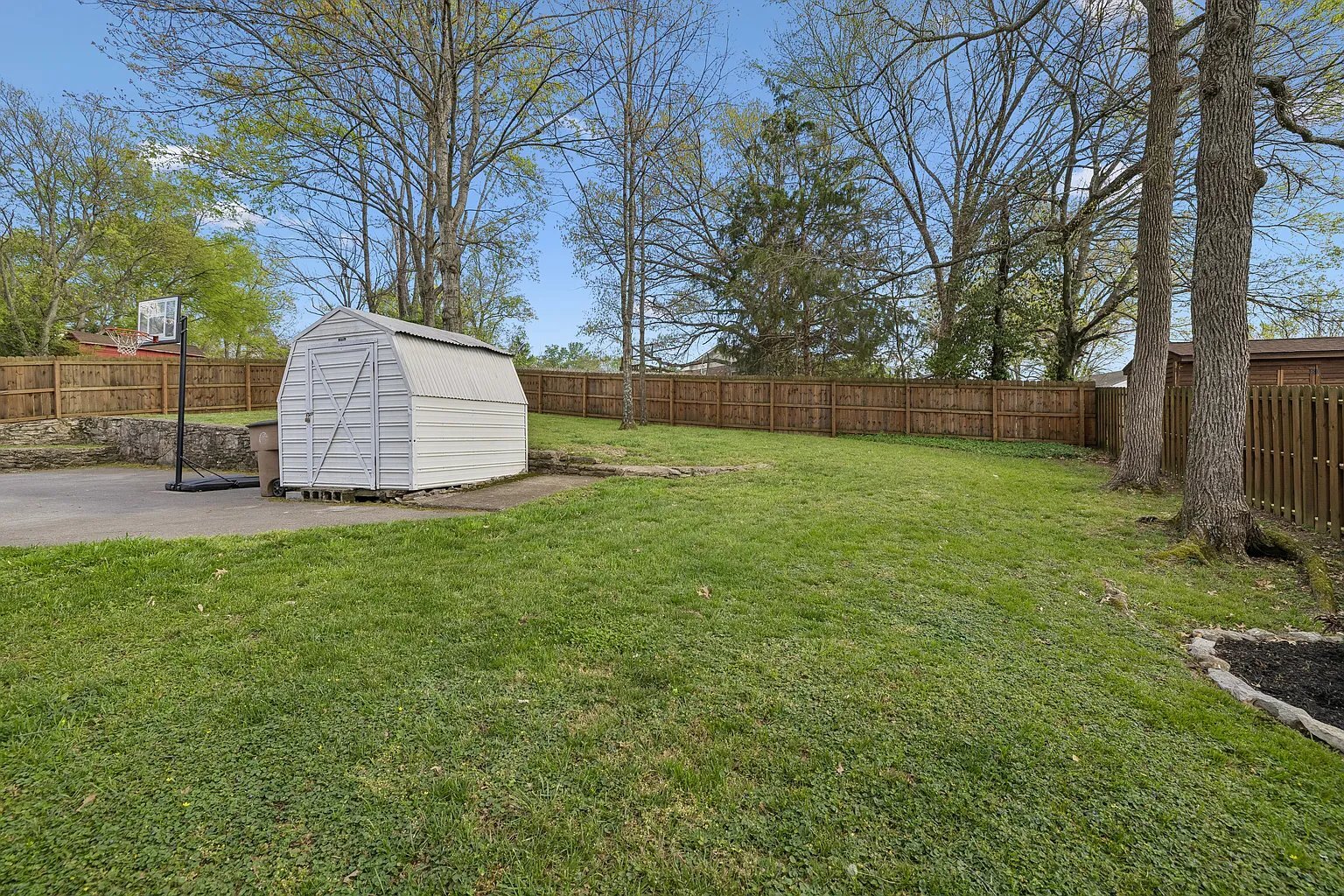 Building Photo - 517 Adamwood Dr