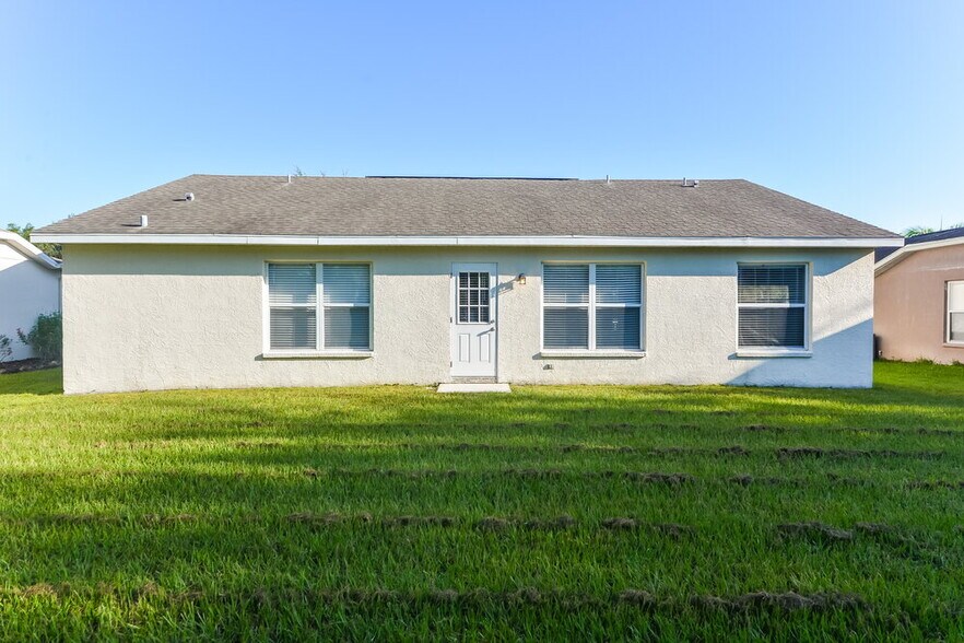 Building Photo - 4042 Banbury Cir