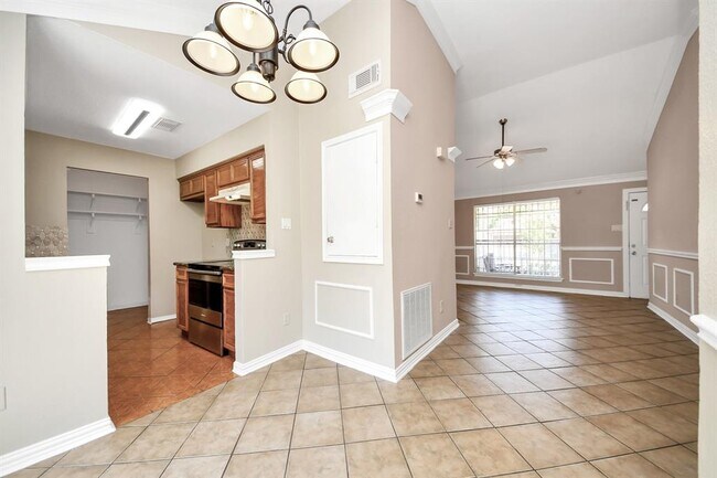 Building Photo - 12922 Grovemill Dr