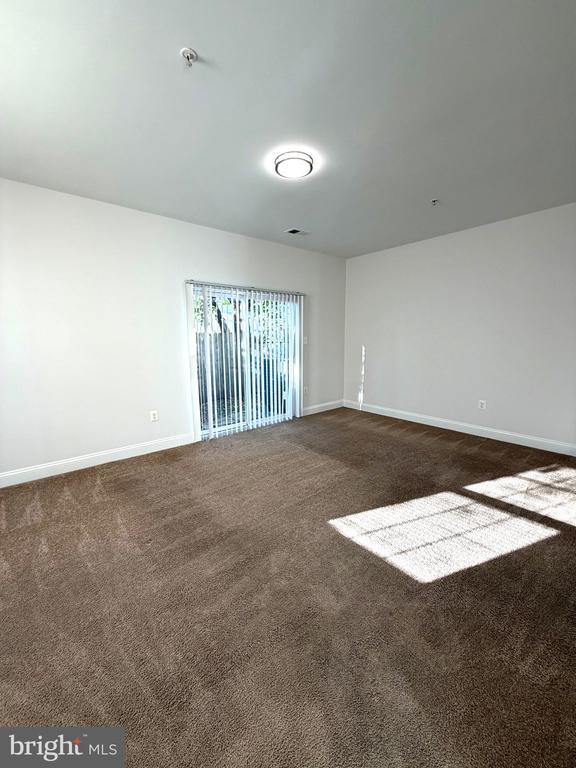 Primary Photo - 107 Burck St