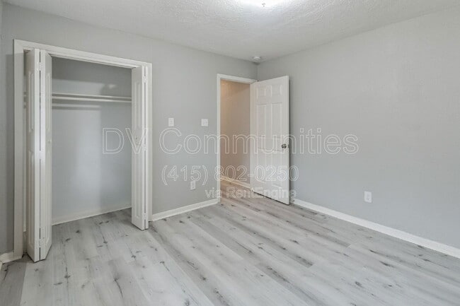 Building Photo - 2107 Lamar Dr