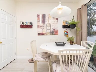 Dining 3 - 11658 Declaration Dr