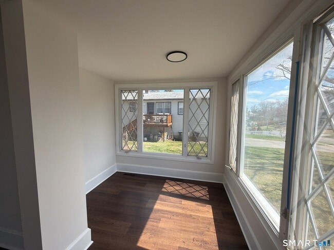 Building Photo - 316 W Main St