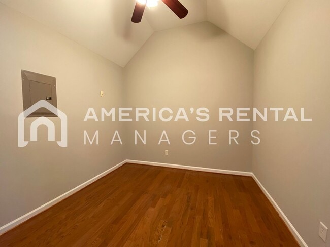 Building Photo - Townhome for Rent in Bessemer!  View with 48 Hours Notice!