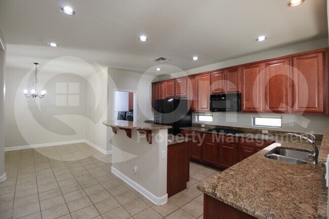 Building Photo - 22310 E Creekside Ct