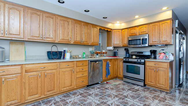 Building Photo - 3210 S Princeton Ave