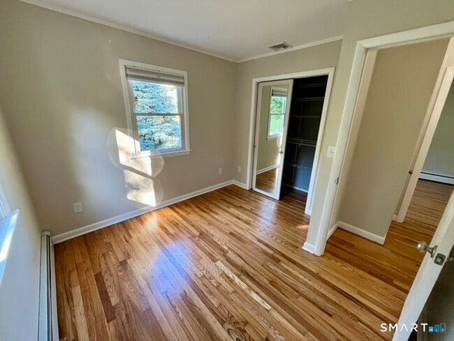 Building Photo - 28 Brookfield Meadows