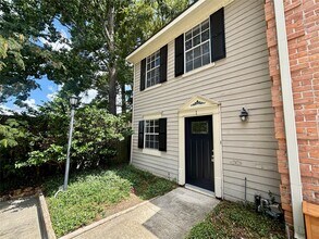 Building Photo - 2030 Plantation Dr