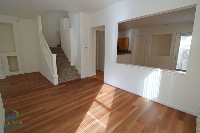 Building Photo - $6,295 - Gorgeous 2 Story 3 Bedroom 2.5 Bath Home steps away from Downtown Mountain View and Cal ...