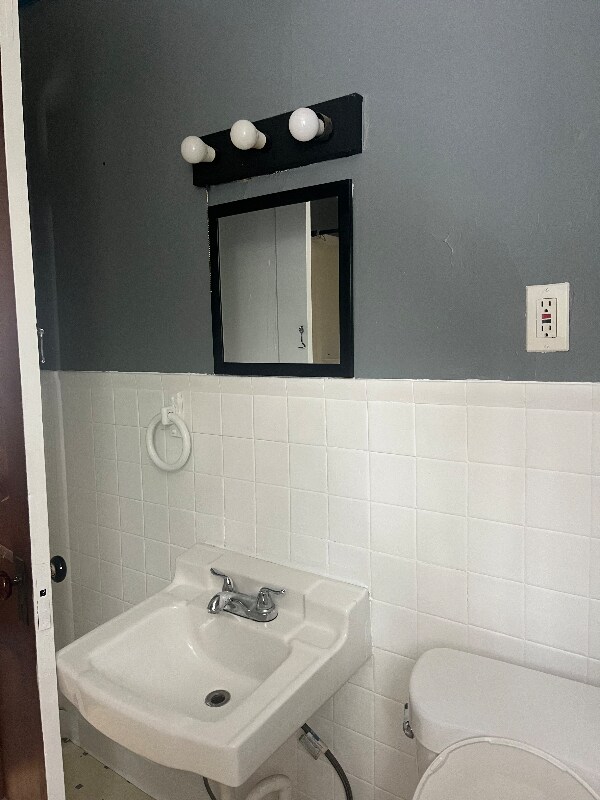 Building Photo - 99 Bowen St