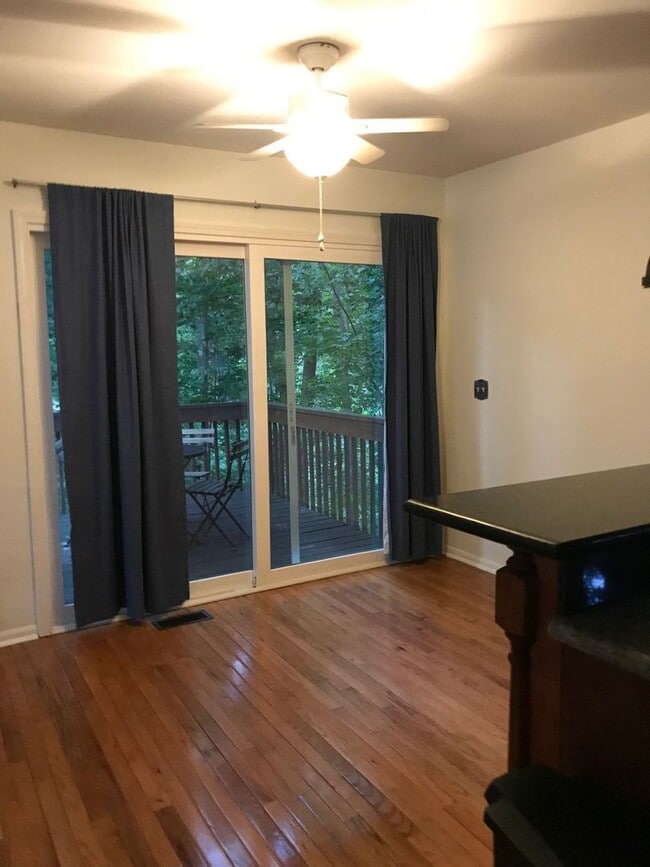 Building Photo - 106 Tulip Tree Ct