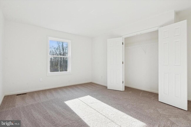 Building Photo - 152 SILVERSMITH Rd